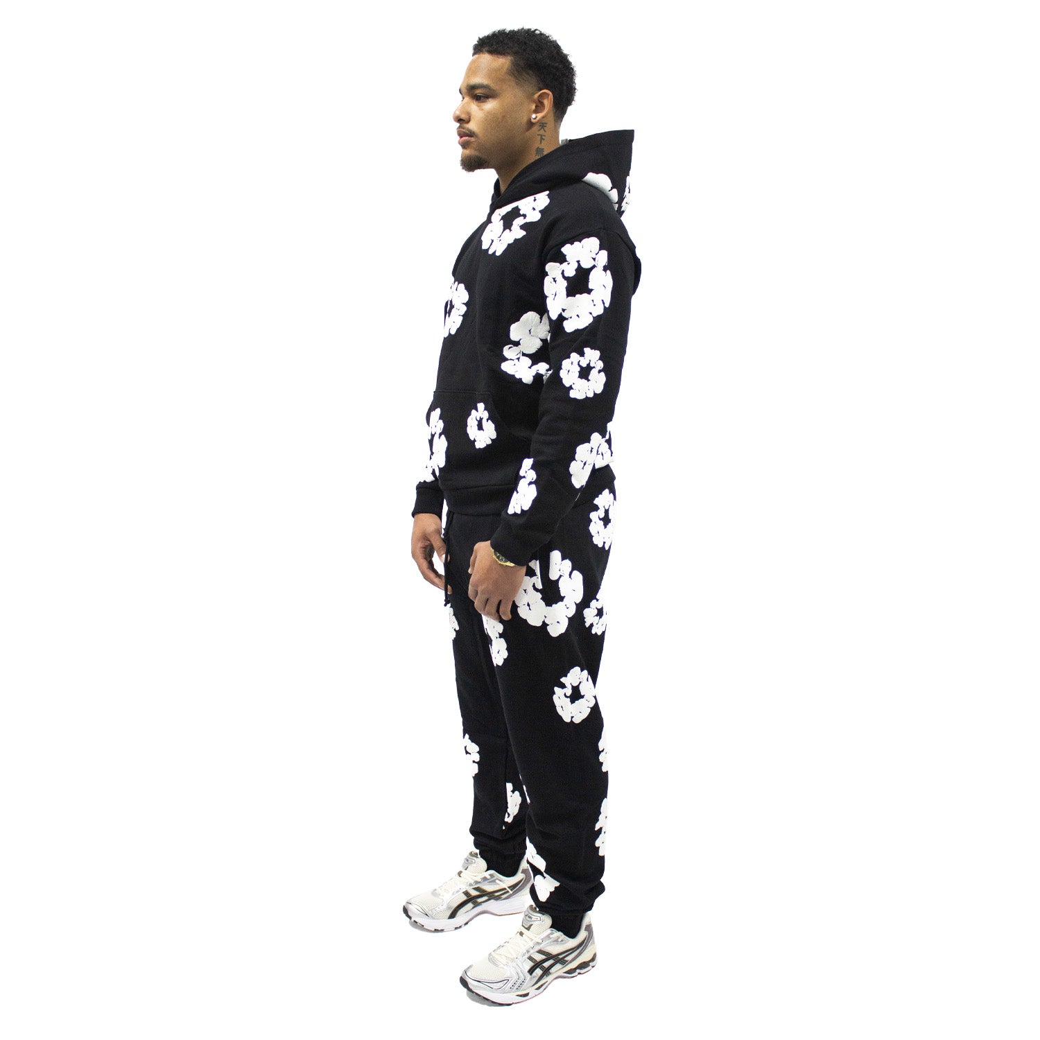 Denim Tears The Cotton Wreath Sweatpants Black – sneakrflow